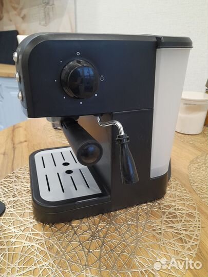 Кофеварка рожковая Kitfort KT-718, черный