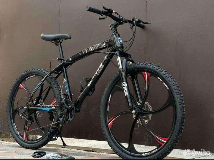 Продам новые велосипеды BMW,Крузер.26е