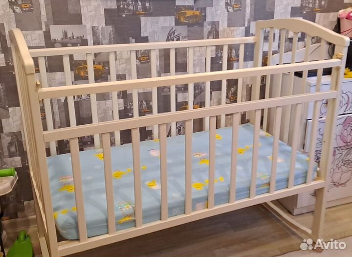 Детская кроватка