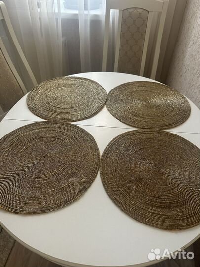 Кухонный стол и стулья комплект