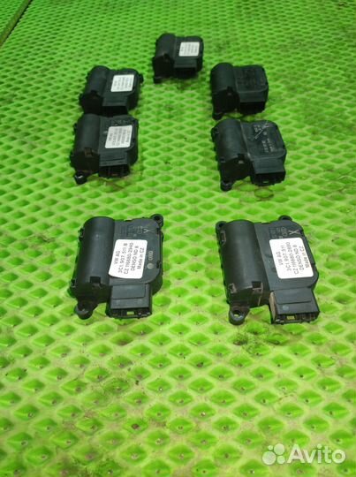 Моторчик заслонки отопителя Volkswagen Passat (B6)