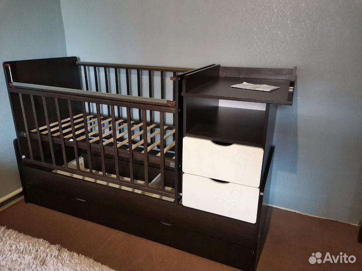 Детская кроватка трансформер с маятником