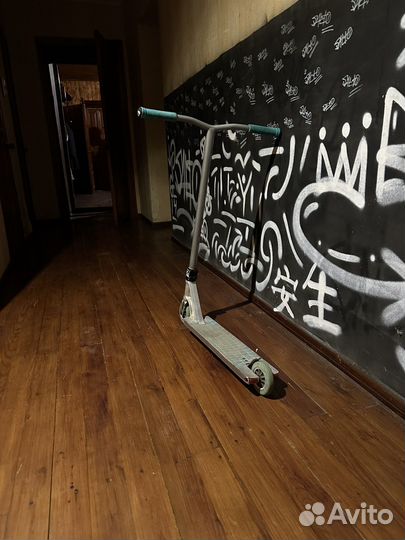 Трюковой самокат castom