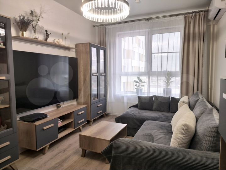 2-к. квартира, 54 м², 15/17 эт.