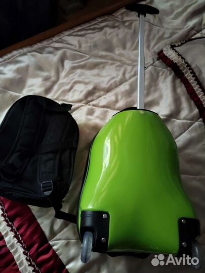 Детский чемодан на колесах и рюкзак