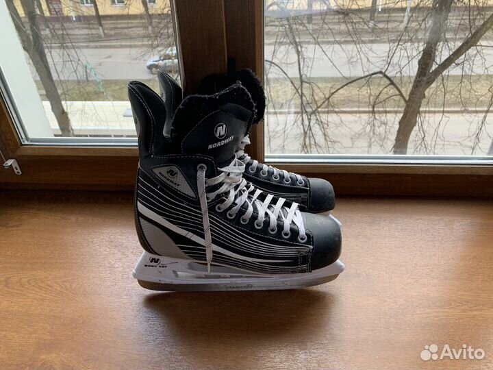 Коньки хоккейные 43 размер