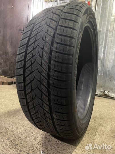 Zmax Winterhawke II 295/40 R21