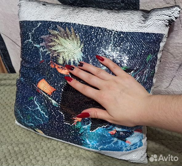 Подушка с пайетками Какаши Хатаке