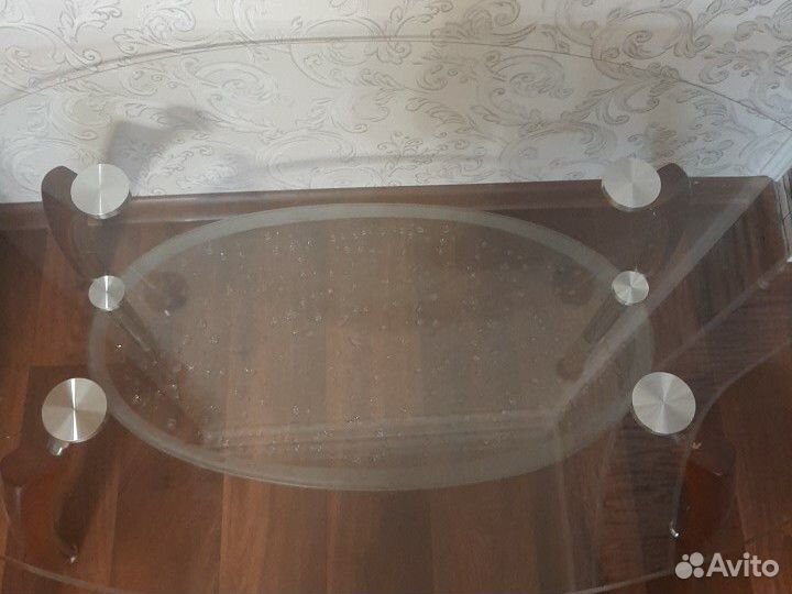 Стеклянный стол
