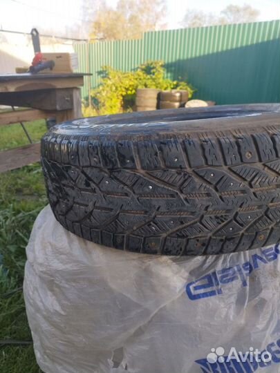 Tigar SUV Ice 215/65 R16 102T