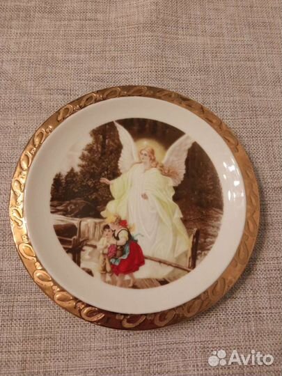 Настенная тарелка 