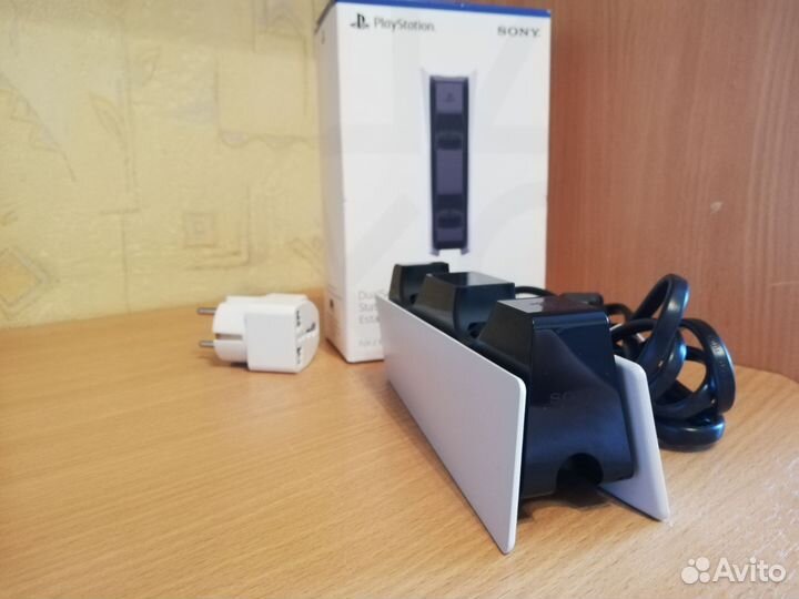 Зарядная станция для геймпадов ps5