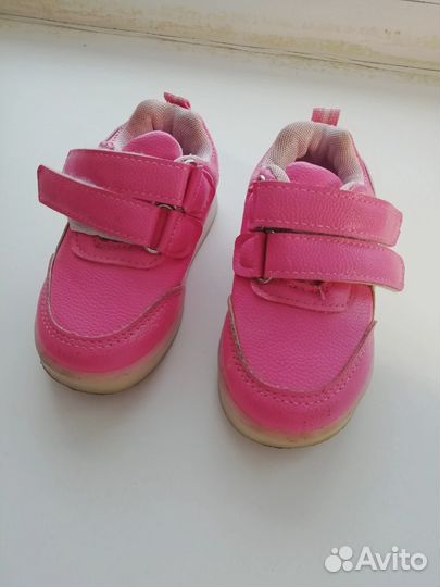 Кроссовки для девочки
