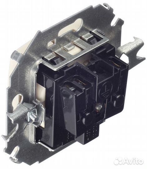 Розетка 1591444-031 скрытая установка слоновая кос