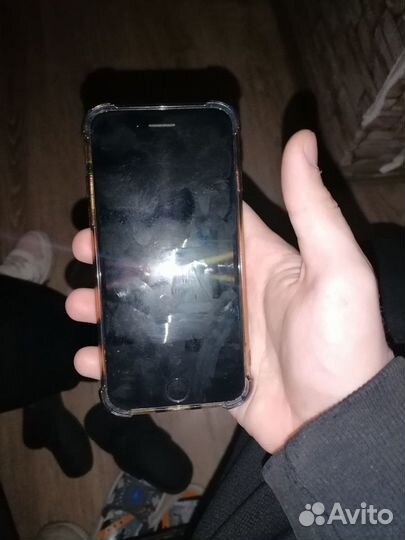 iPhone SE, 64 ГБ