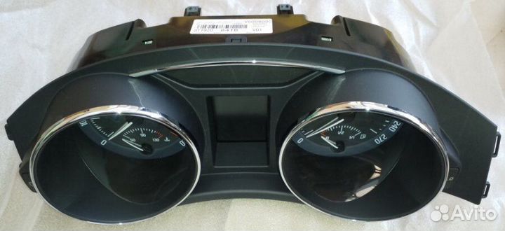 Щиток приборов левый Skoda Superb