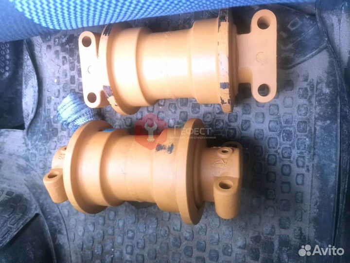 Каток Komatsu PC300LC-3 208-30-00320