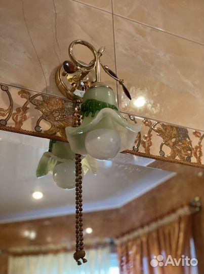 Лампа настенная