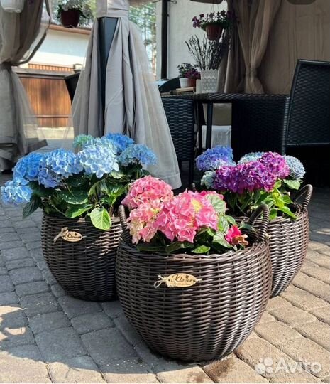 Кашпо из искусственного ротанга