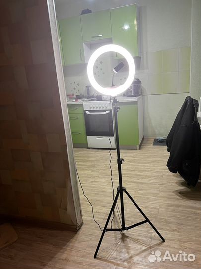 Кольцевая лампа со штативом бу