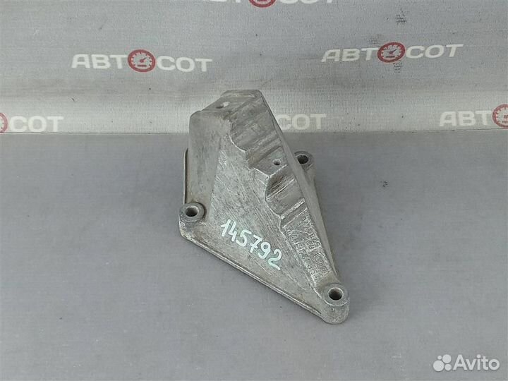Кронштейн двигателя левый Audi A8 D2 (1997-2002г