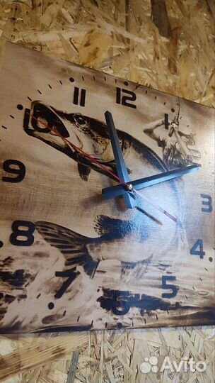 Рыбак, часы