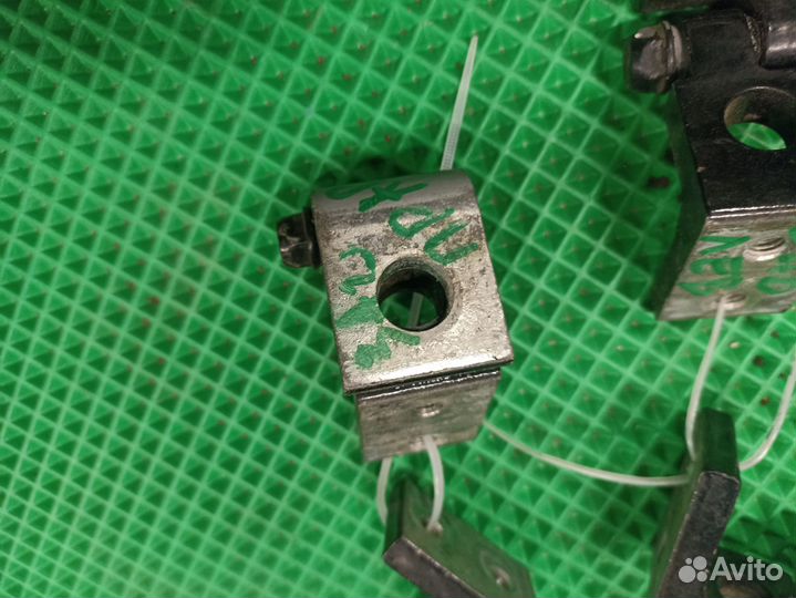 Петли дверей Skoda Octavia A5