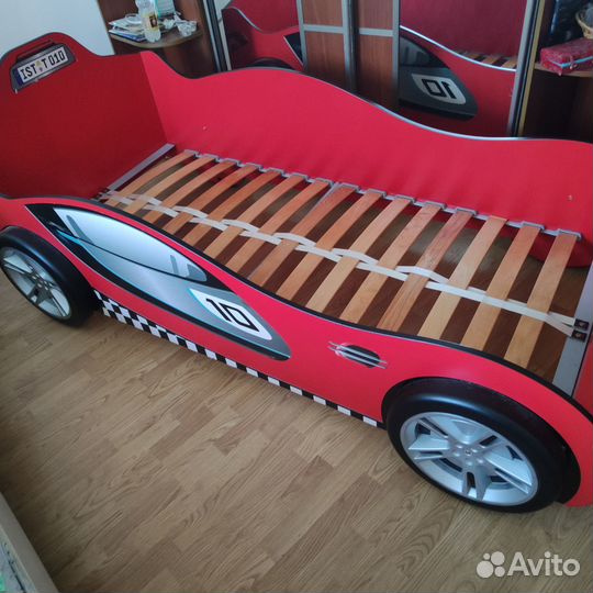 Продам кровать машину