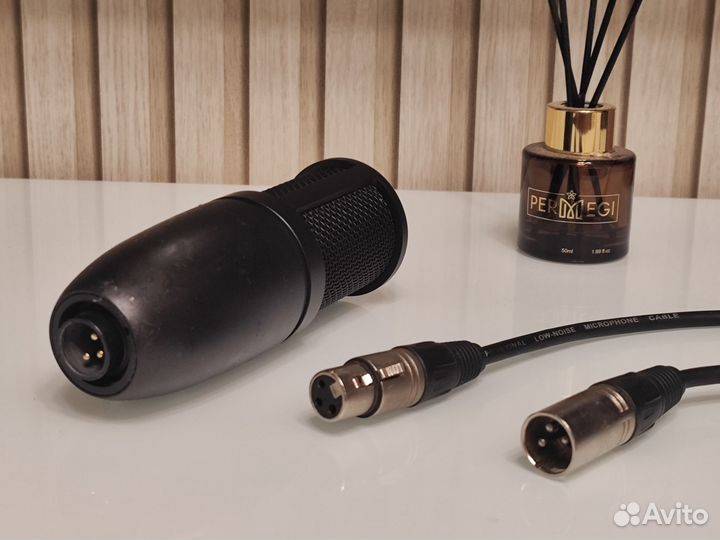 Студийный микрофон akg p120