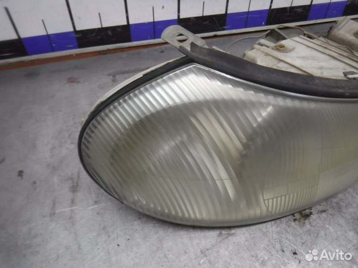 Фара передняя правая Ford Mondeo 2 1.6 1997