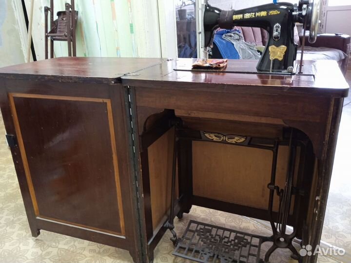 Швейная машина ножная