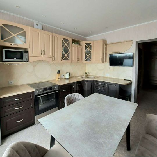 2-к. квартира, 55 м², 10/10 эт.