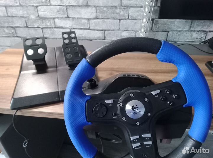 Игровой руль logitech