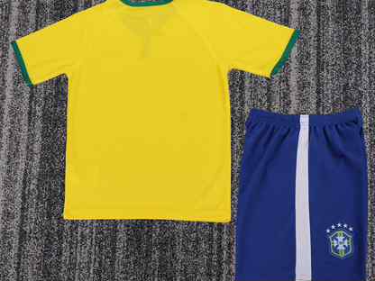 Ретро детская форма Бразилия 2014, Москва