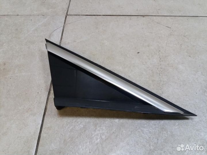 Накладка переднего крыла правого Peugeot 3008 2010