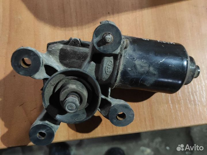 Моторчик стеклоочистителя передний kia rio 1