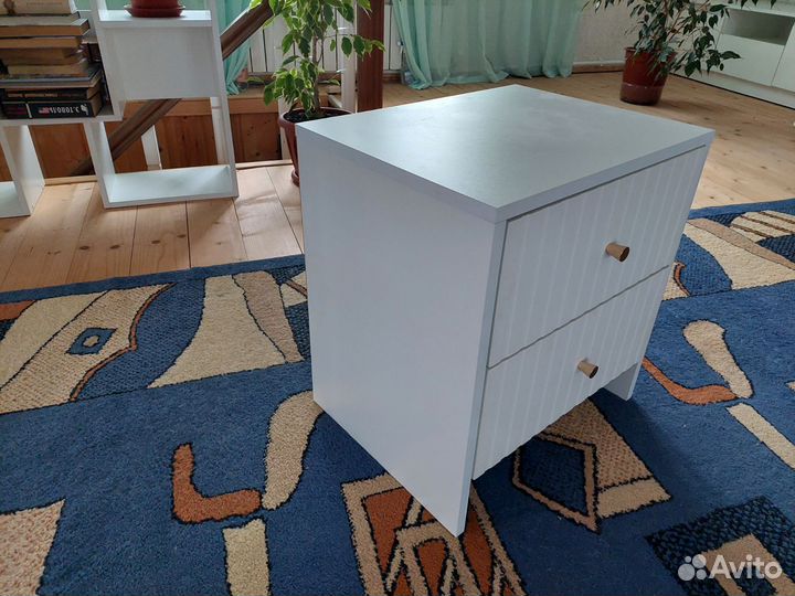 Тумба прикроватная белая новая