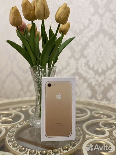 Коробка от iPhone 7