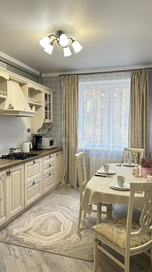 2-к. квартира, 55 м², 2/6 эт.