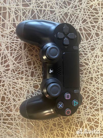 Ps4 pro в отличном состоянии (последняя ревизия)