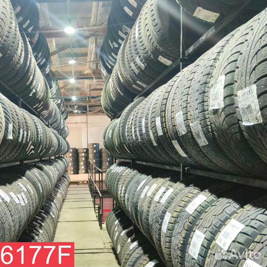 Bridgestone Blizzak VRX 215/45 R17 91M