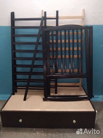 Детская кроватка с ящиком