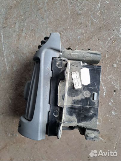 Дефлектор правый на Mercedes W203 C180