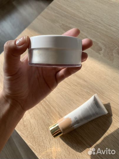 Прозрачная пудра и тональный крем