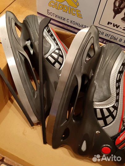 Коньки хоккейные