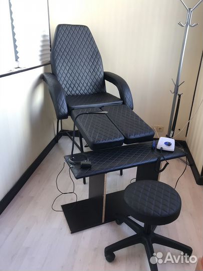 Педикюрное кресло, подставка, стульчик