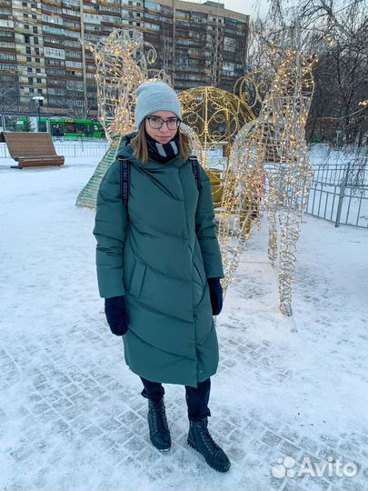 Зимнее пальто женское Снежная Королева 42