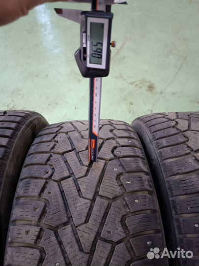 Pirelli Ice Zero 235/45 R17