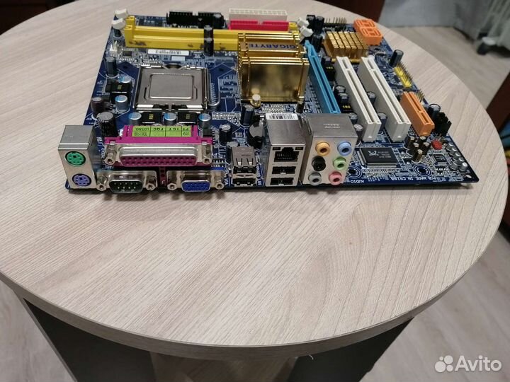 Материнская плата Gigabyte сокет 775