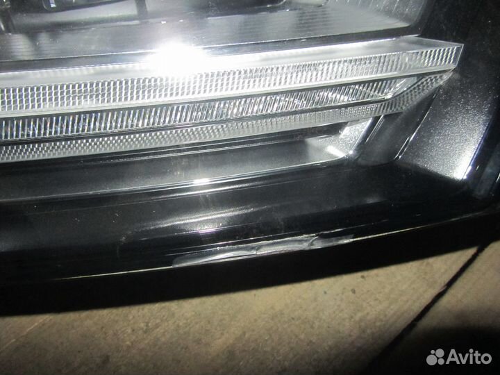 Фара правая Q7 (4M) 2015) светодиодная